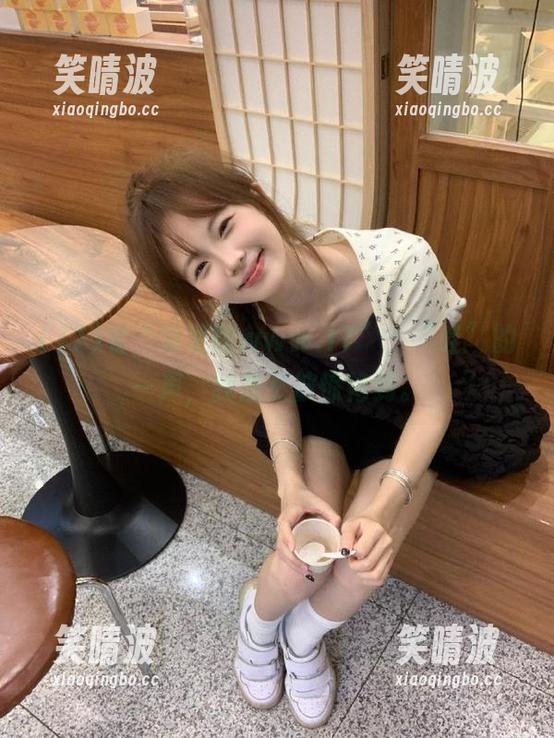 看“苹果版www.17”，“哇”的一声，我居然被惊艳到。