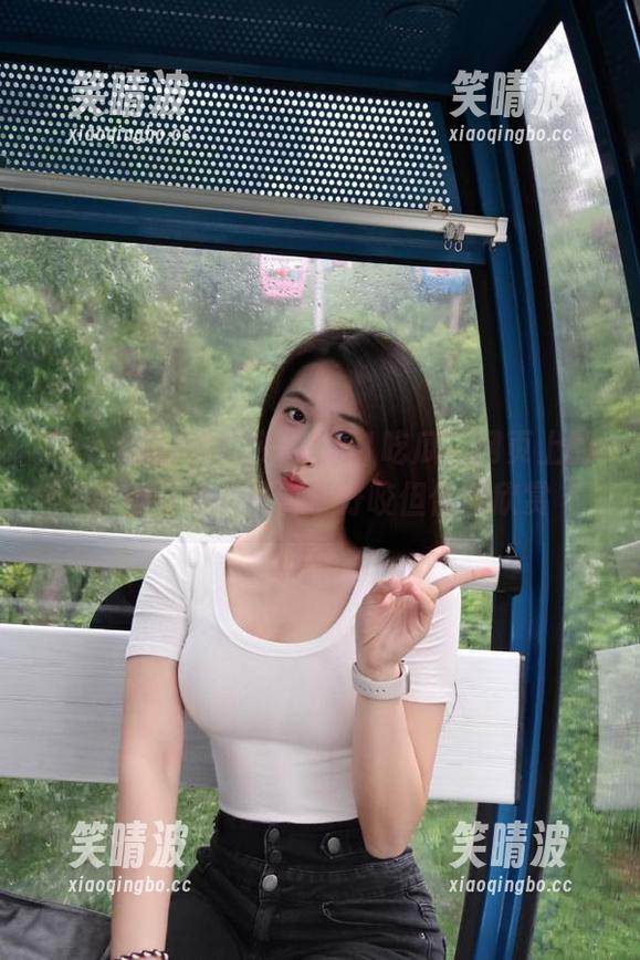 51吃瓜 嘘!今天“51吃瓜”网页上的瓜特别好,虽说不好咬但值得欣赏