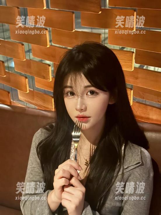 91黑料网 坐在沙发上,翻91黑料网,永不迷路,直接能到达星光璀璨的娱乐圈啦!