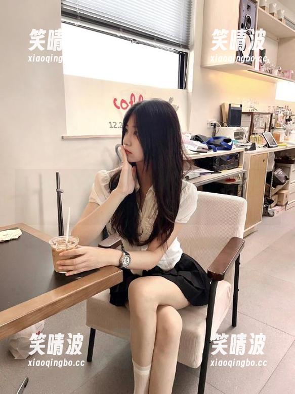 记录你在“zztt21”的一天——永久和短暂的交叉点。