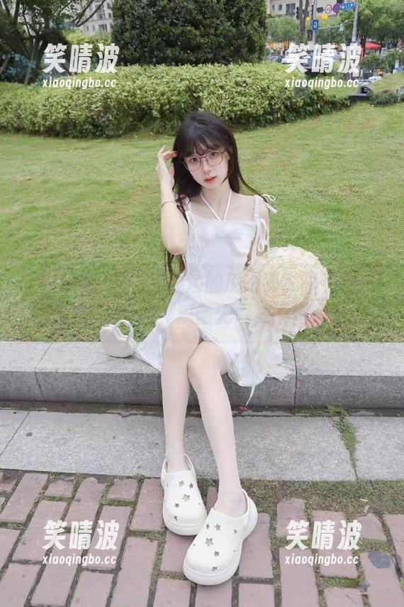 总觉得身边的瓜不够？来下载“吃瓜网”app，瓜源无尽，不怕溜走。