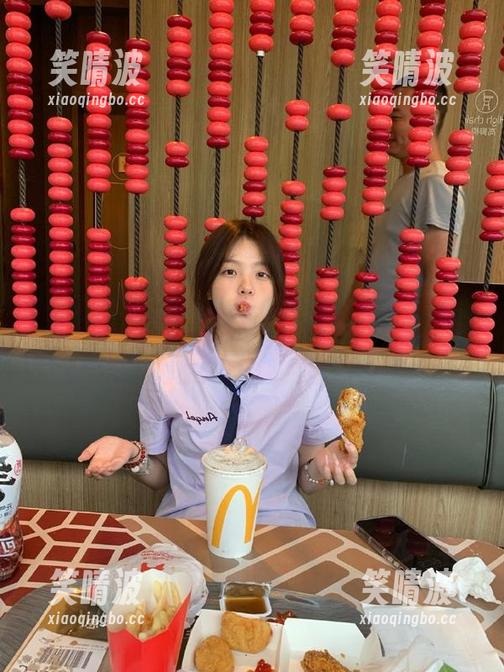 吃瓜网 吃瓜网的首页掀起新波澜,爆料内容比我早餐还丰富!
