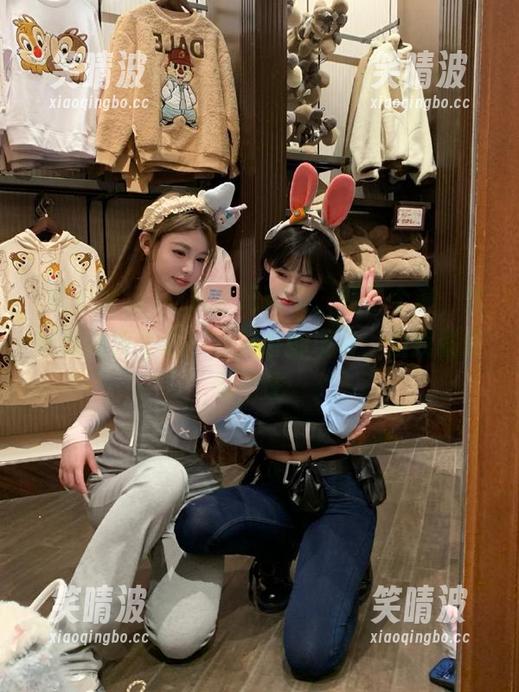 吃瓜论坛网页，翻了个遍，这些瓜和我生活一点关系都没有，但我就是忍不住…