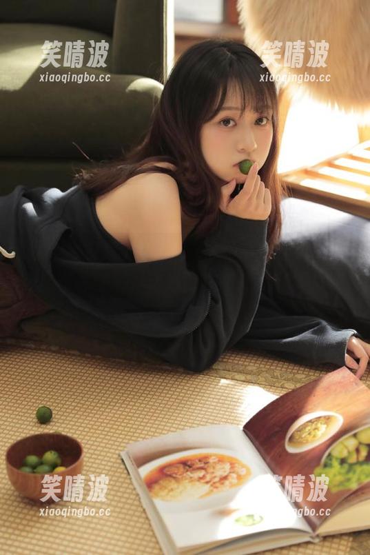 今天，“黑料不打烊155fun”带你穿越，传送门在那儿晃啊晃的呢。
