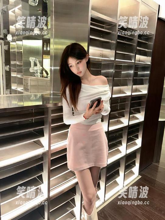 “www.黑料社区”：分享最具戏剧性的瞬间，冰淇淋还没吃就凉了！
